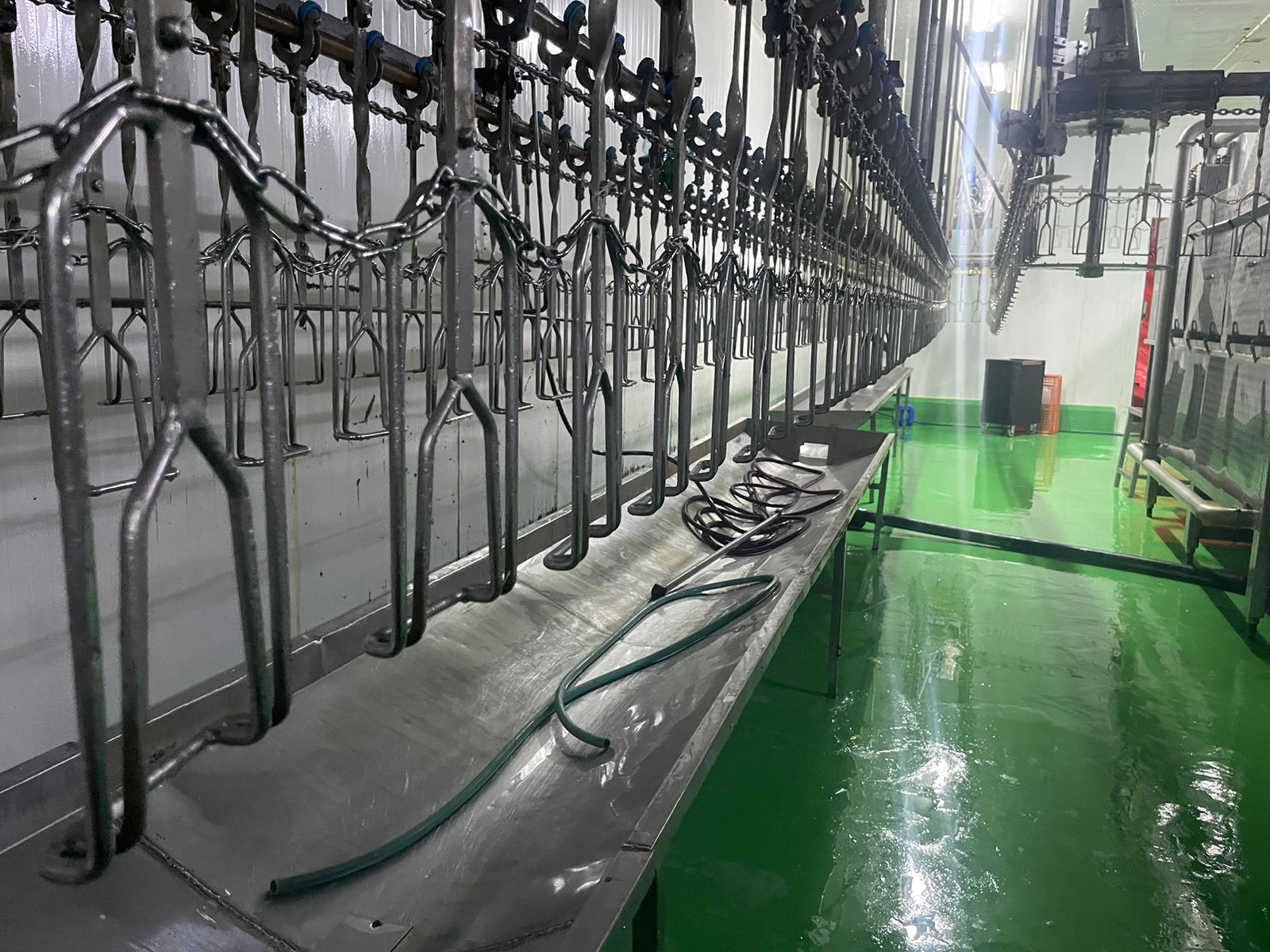 Overhead conveyors