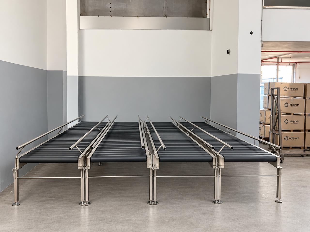Arrival conveyors