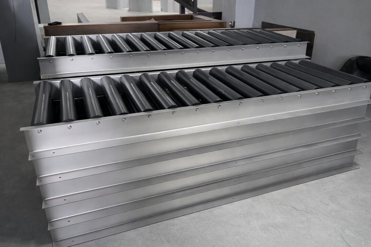 Arrival conveyors