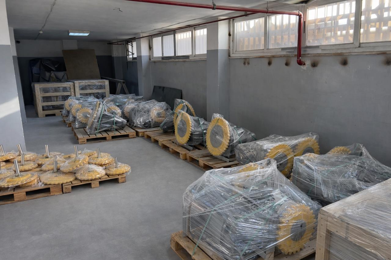 Overhead conveyors