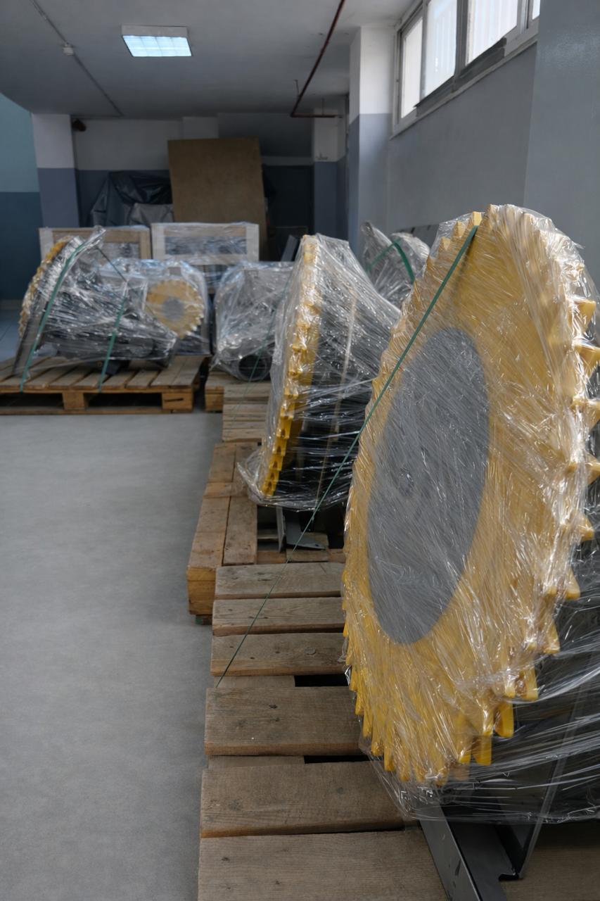 Overhead conveyors